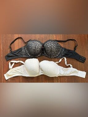 2 x Victoria’s Secret bras 36DD